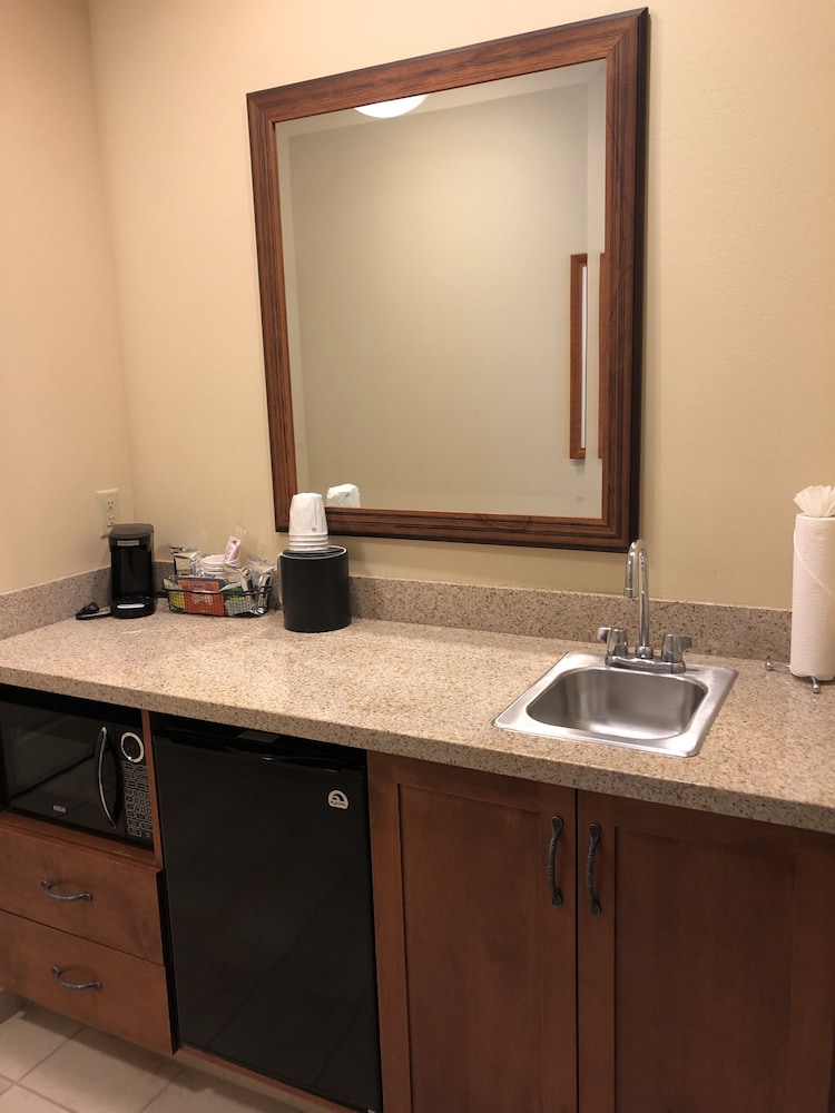 Hampton Inn & Suites Green River - photo 24