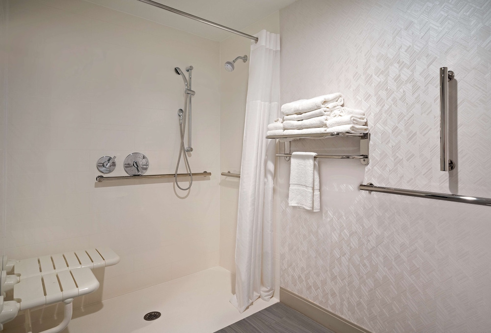 Hampton Inn by Hilton Boston Cambridge - photo 20