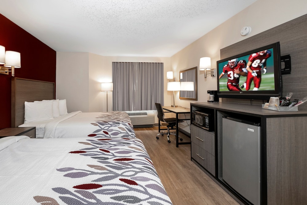 Red Roof Inn Clifton Park - photo 23