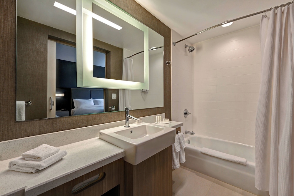SpringHill Suites by Marriott Albuquerque University Area - photo 21