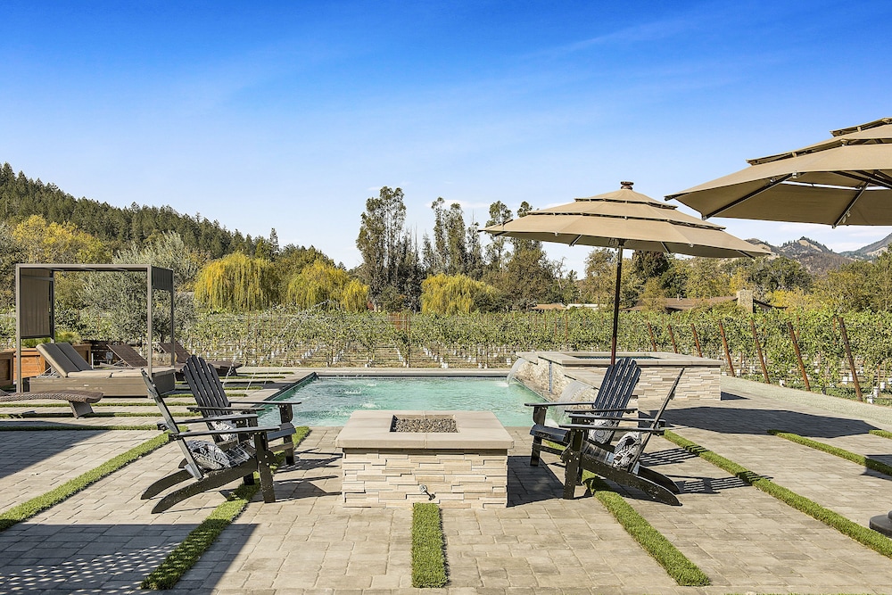 Vineyard Villa — 4-Star Luxury Hotel in Calistoga, United States