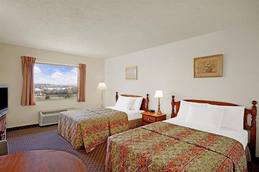 Americas Best Value Inn & Suites - photo 6