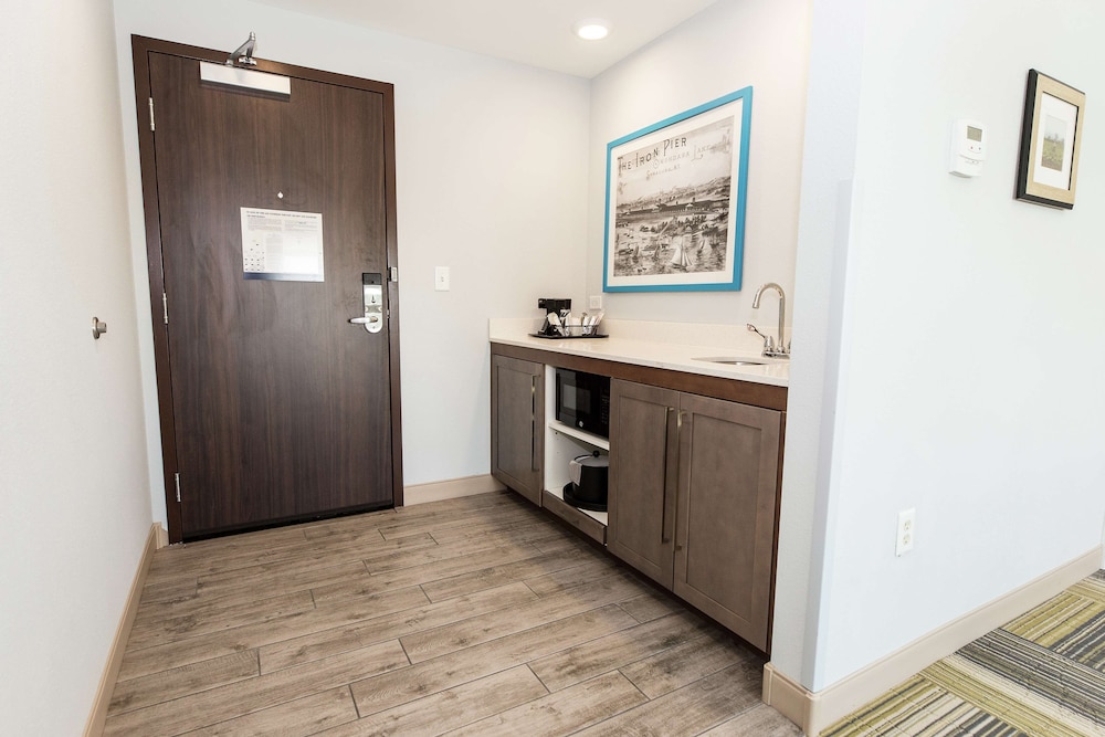 Hampton Inn & Suites Syracuse North Airport Area - photo 37