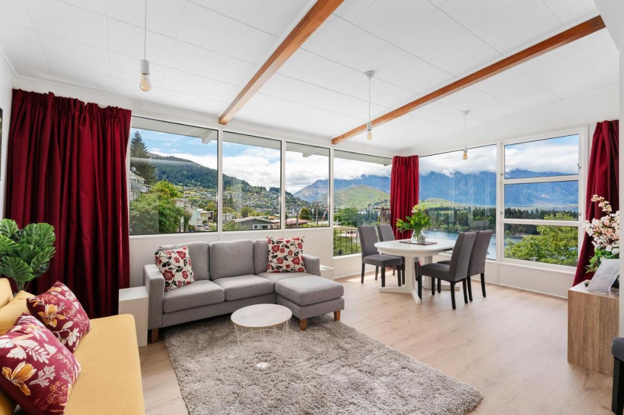 Glasgows Hillcrest Lodge — 4-Star Luxury Hotel in Queenstown, New Zealand