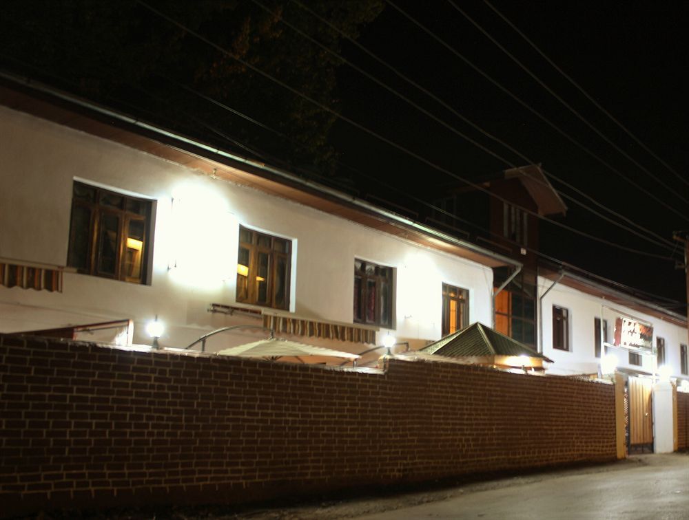 Walisons Resort - carbon neutral hotel in Srinagar