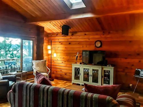 Sq Bayside Cedars — Sequim