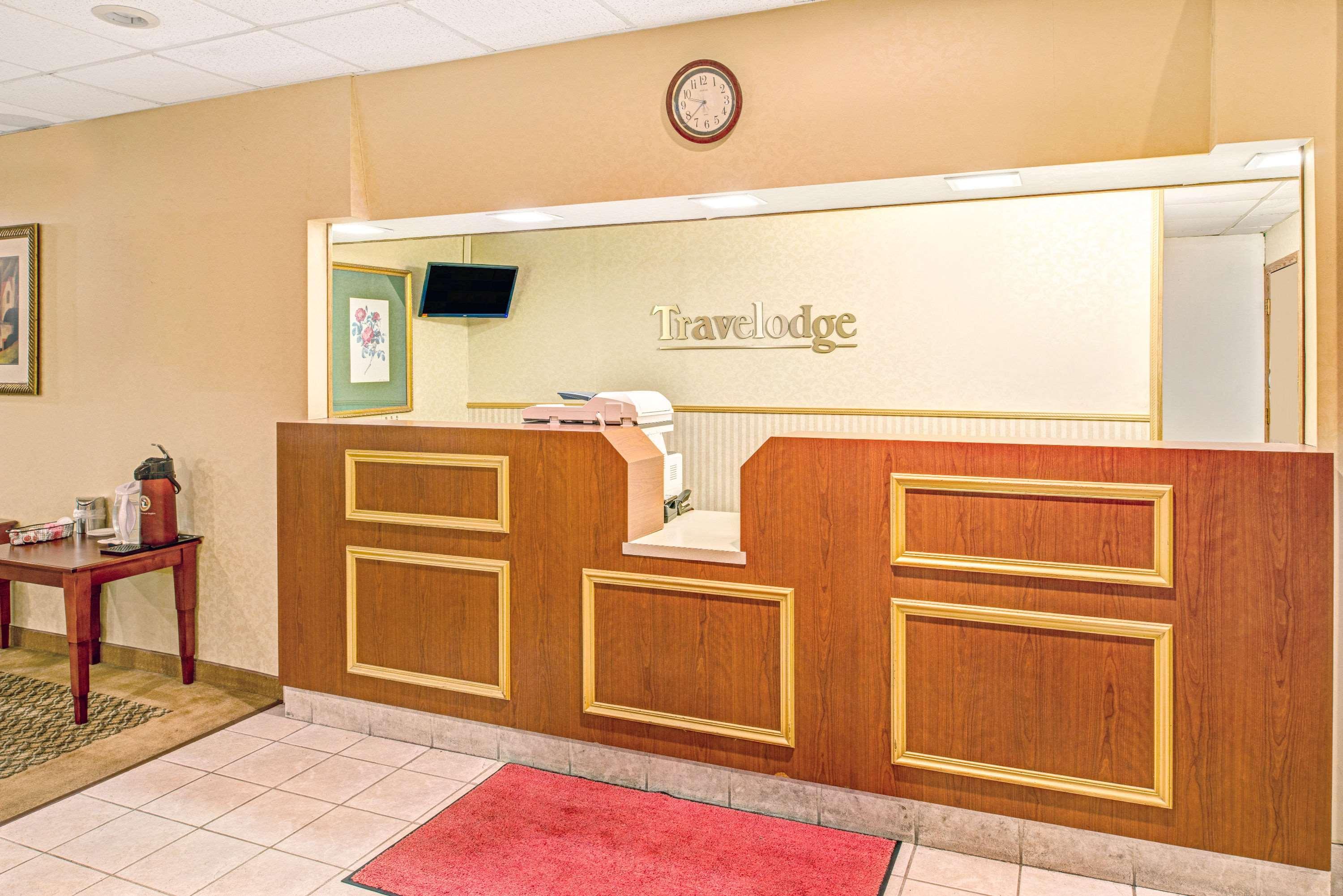 Travelodge by Wyndham Lincoln Airport I 80 - photo 12