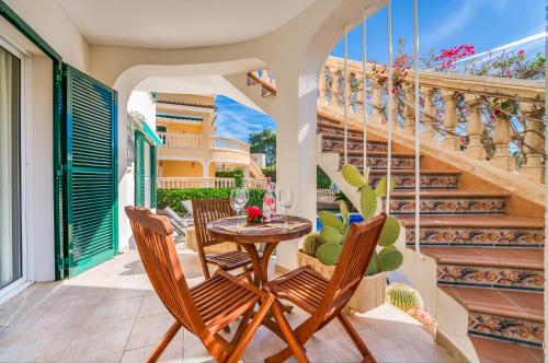 Ideal Property Mallorca Casa Osborne — 4-Star Luxury Hotel in Port D'alcudia, Spain
