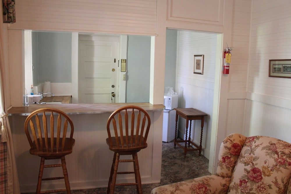The Hotel Limpia - photo 11