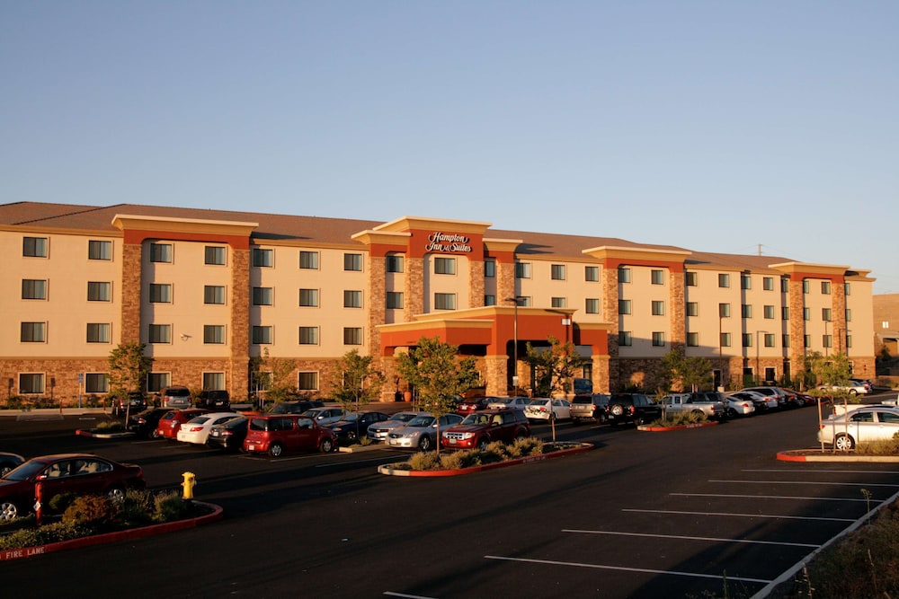 Hampton Inn & Suites Folsom - photo 89