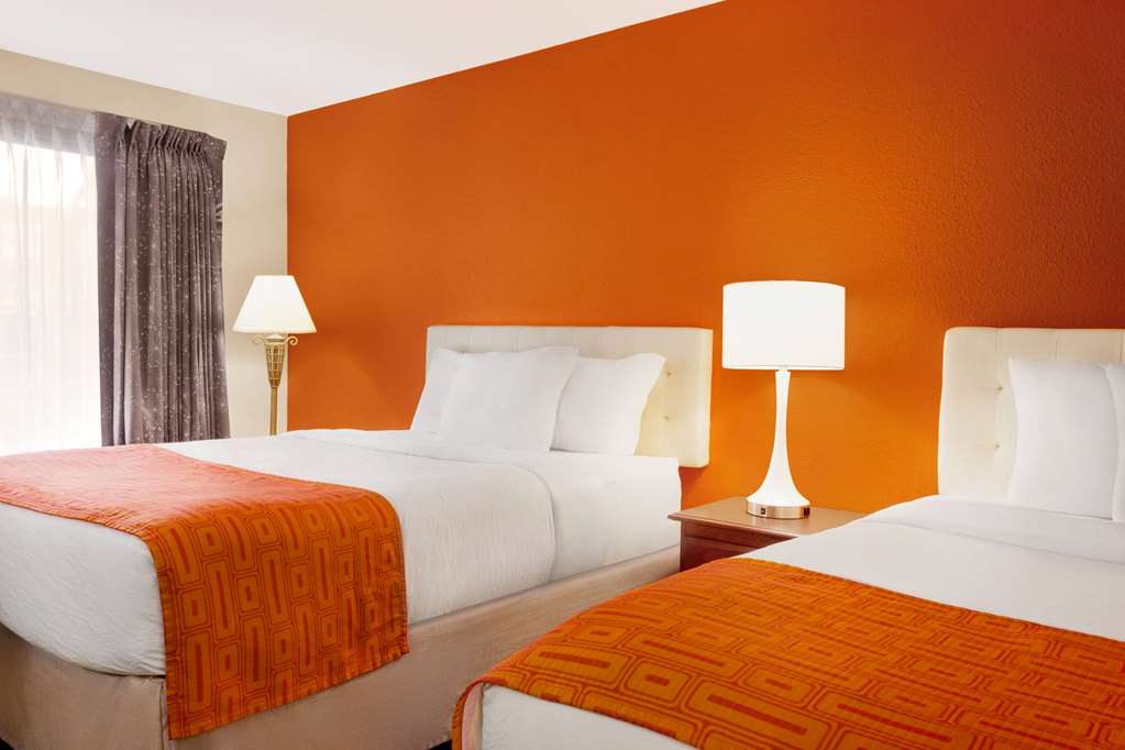 Howard Johnson by Wyndham Chattanooga Lookout Mountain I 24 - photo 18