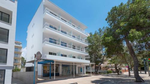 Beetroot Mallorca - carbon neutral hotel in S'arenal