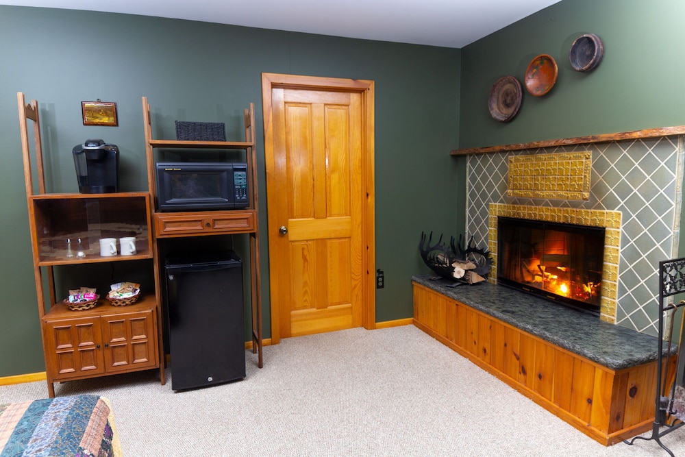 Trail's End Inn - photo 8