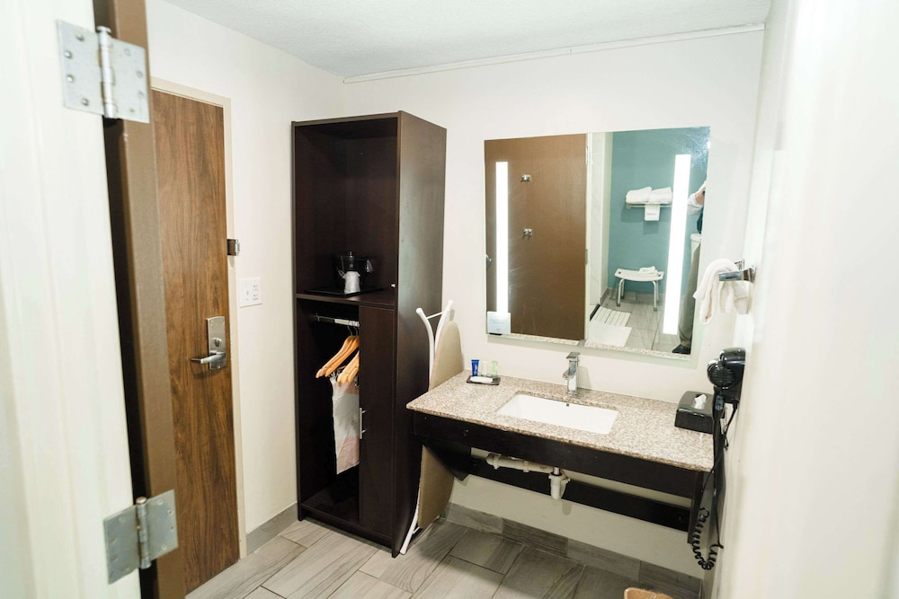 Sleep Inn & Suites Knoxville West - photo 57