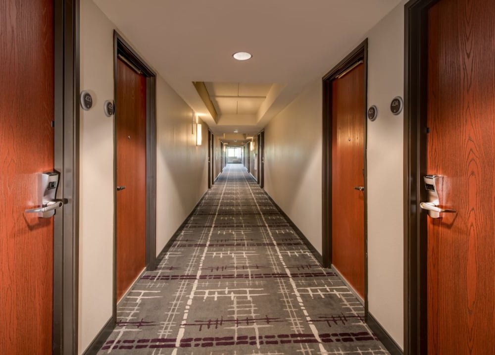 Crowne Plaza Milwaukee Airport by IHG - photo 54