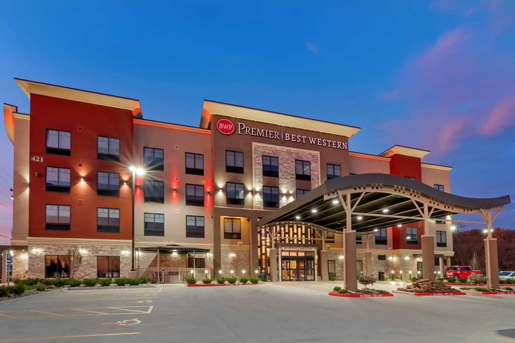 Best Western Premier Liberty Inn Suites - photo 40