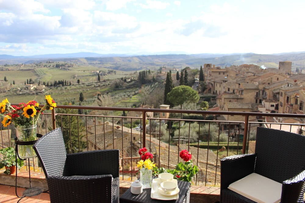 B&B Ridolfi — 4-Star Luxury Hotel in San Gimignano, Italy