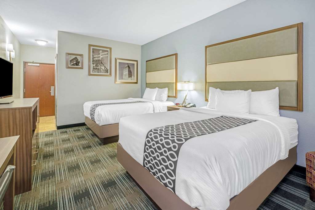 La Quinta Inn & Suites by Wyndham Guthrie - photo 24