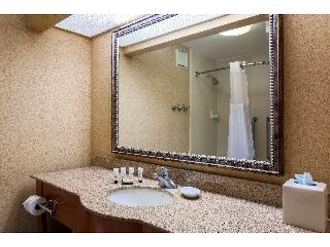 Red Lion Inn & Suites Hattiesburg - photo 7