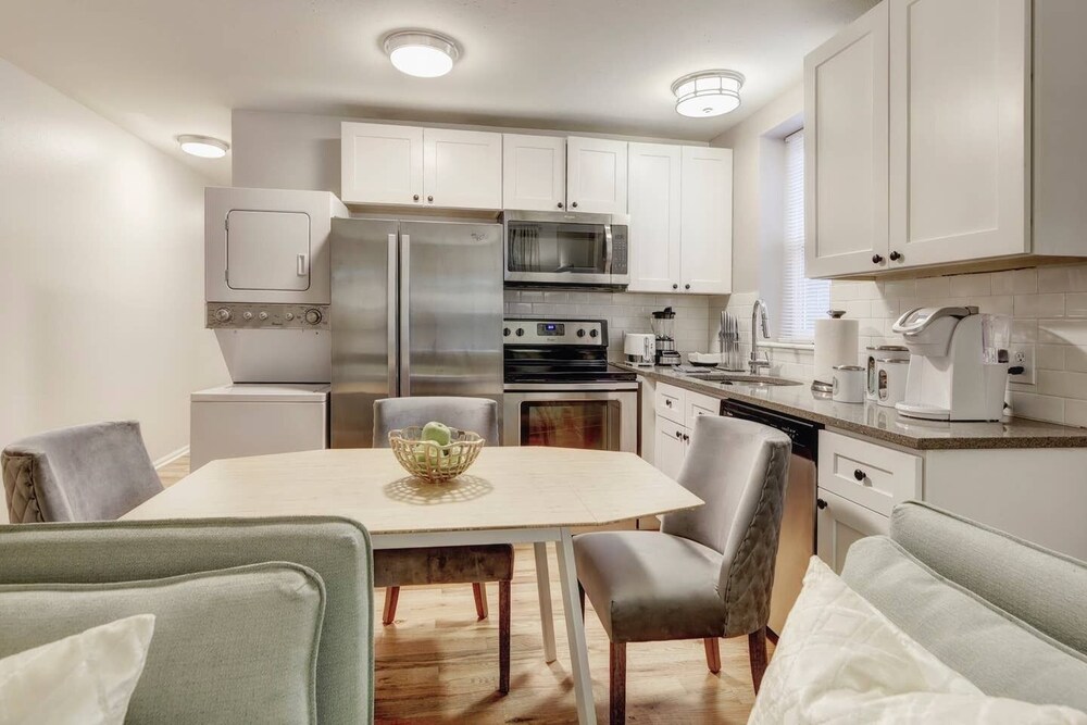 Amazing Retreat Denver Treasure Sleeps 6 - photo 10