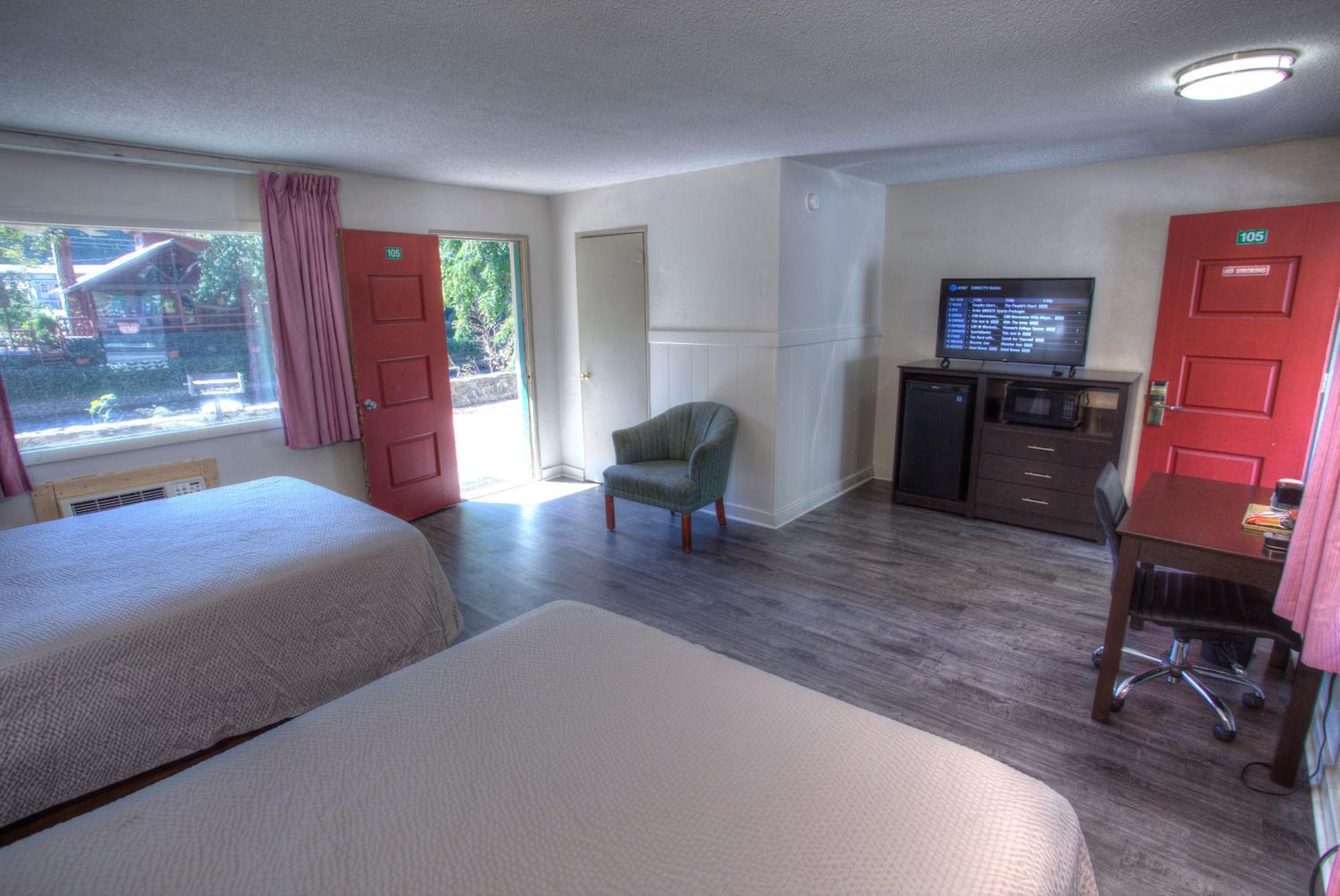 Hofbrau Riverfront Hotel - photo 17