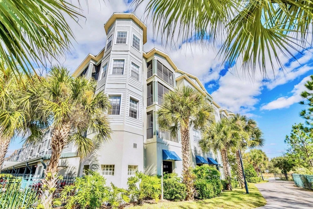 Stunning 3BR Near Disney Pool and Hot Tub - featured photo