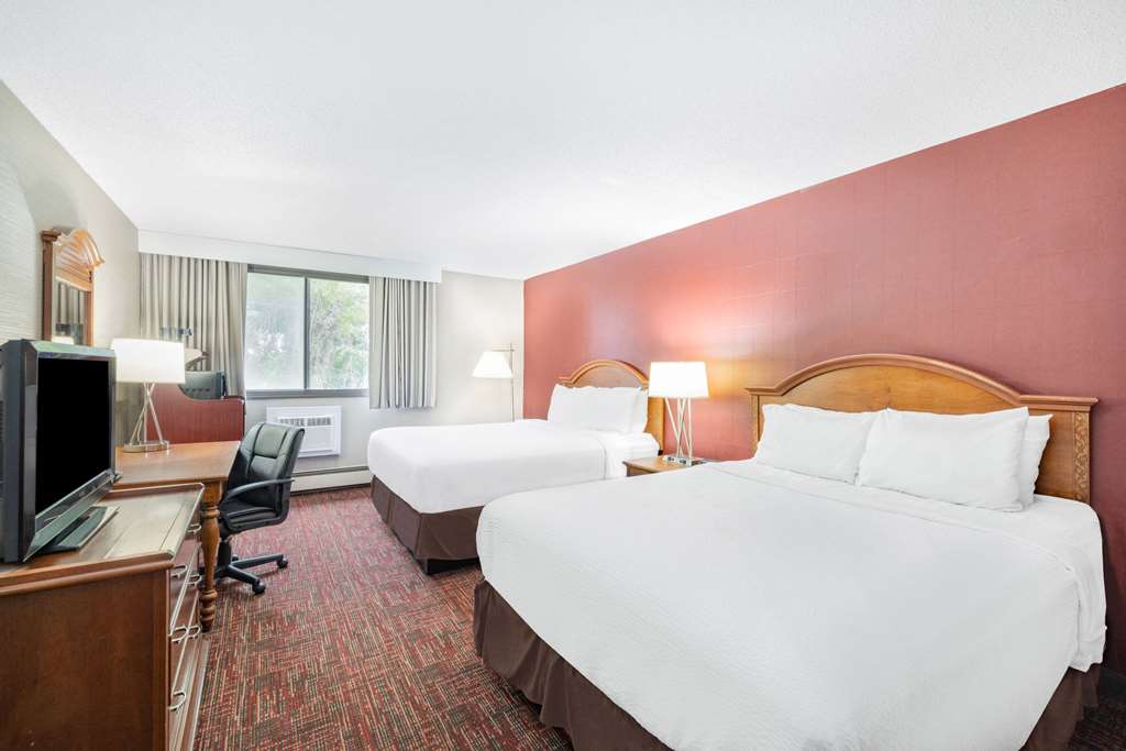 Ramada by Wyndham Grand Forks - photo 32