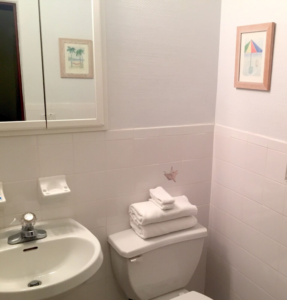 Surf Studio Beach Resort - photo 38