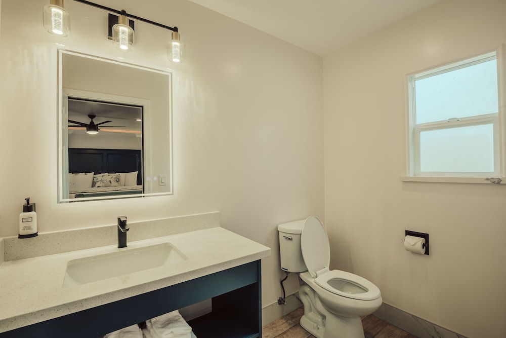 Blufftop Inn & Suites - photo 95