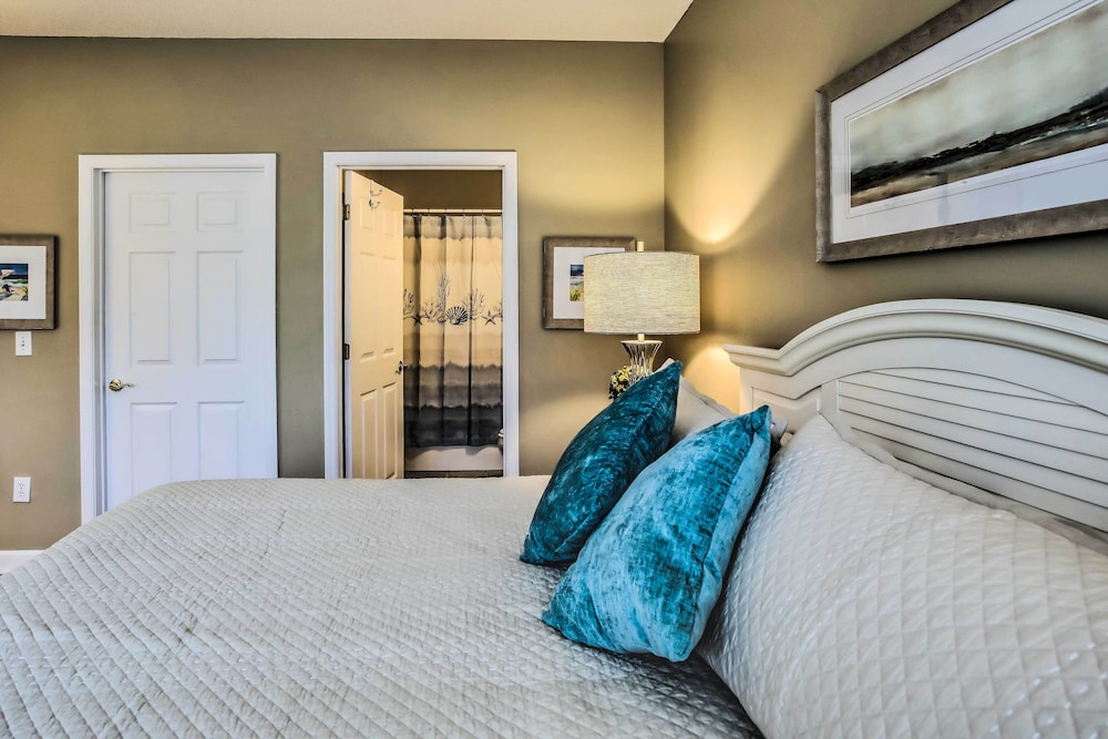 Golf Resort Condo w Pool in North Myrtle Beach - photo 4