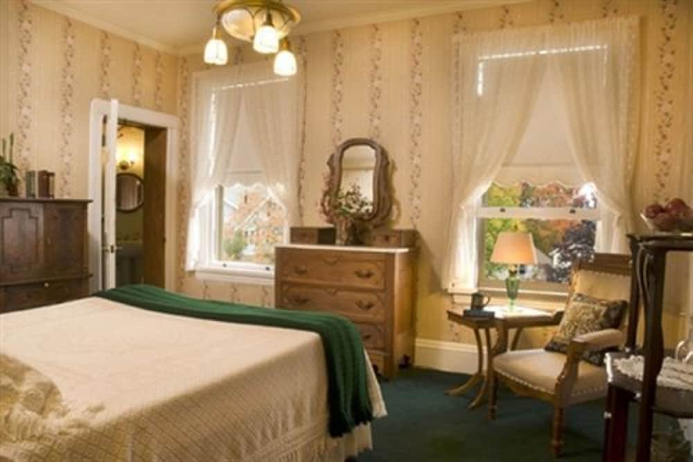 Old Rittenhouse Inn - photo 6