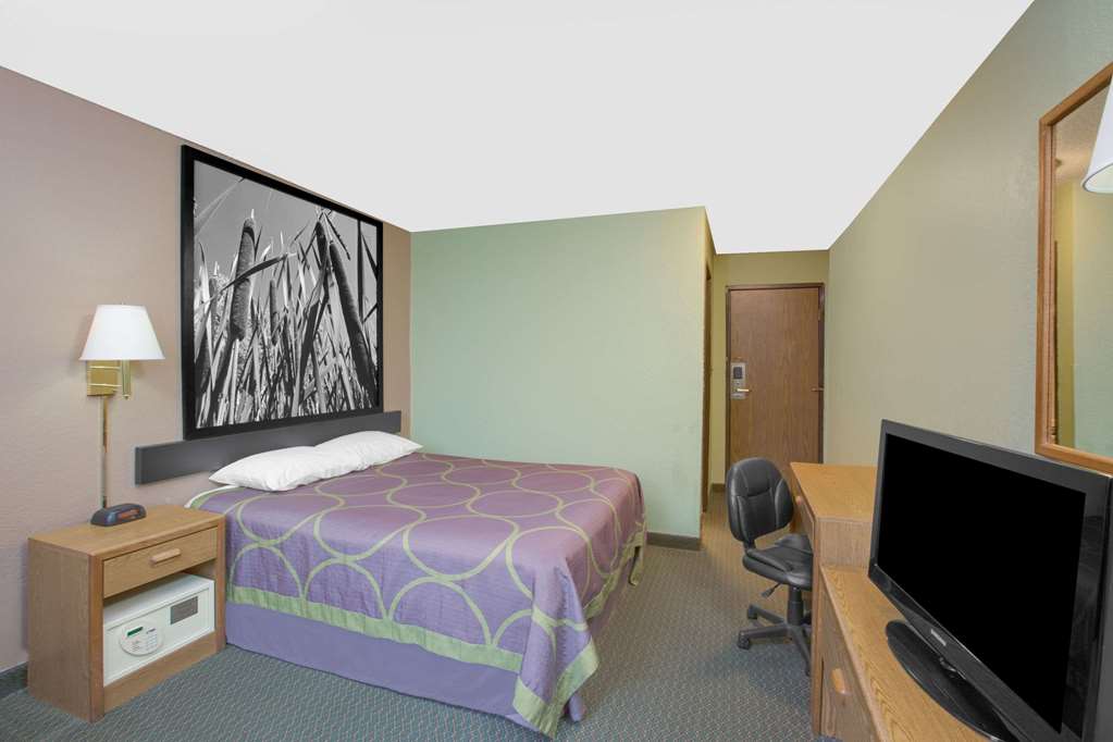 Super 8 by Wyndham Worthington Minnesota - photo 10