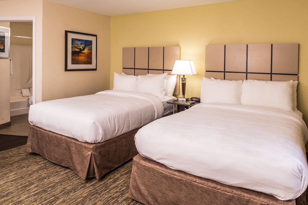 Candlewood Suites Kansas City Speedway by IHG - photo 7