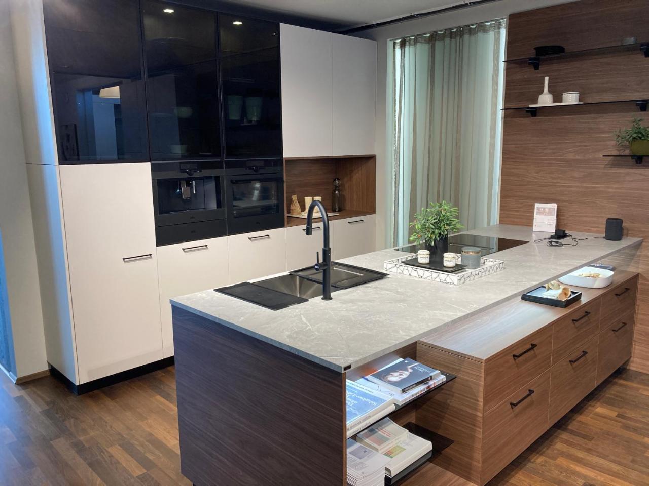 Schafberg Luxury Apartment — 4-Star Luxury Hotel in Sankt Gilgen, Austria