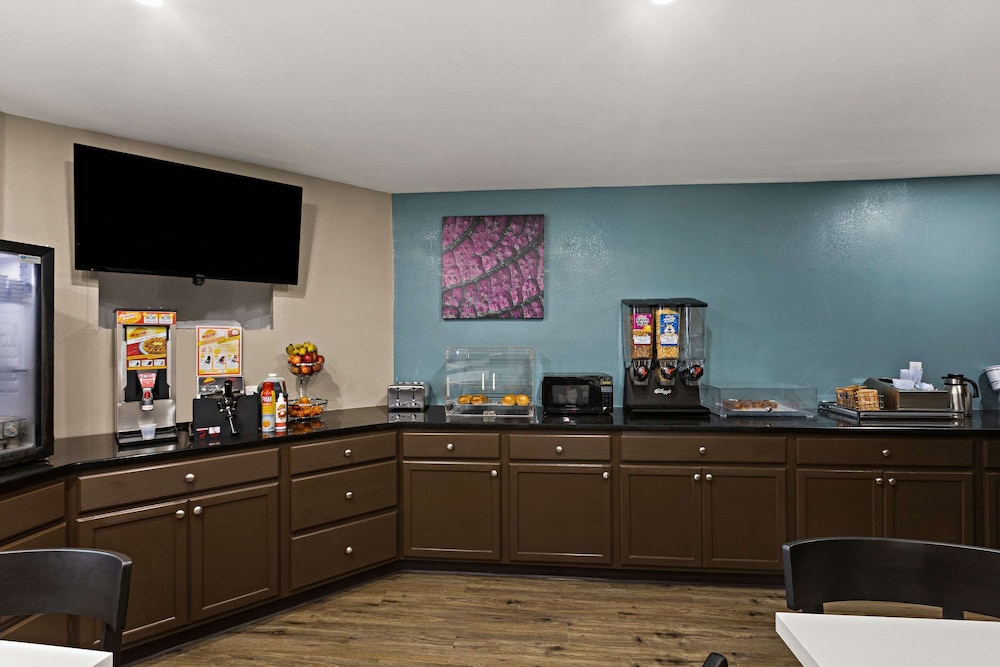Red Roof Inn Atlanta East Lithonia - photo 27