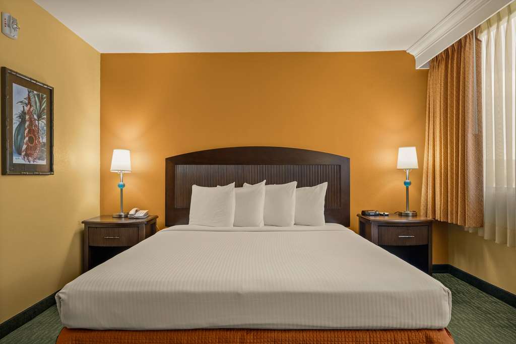 Airport Honolulu Hotel Trademark Collection by Wyndham - photo 33