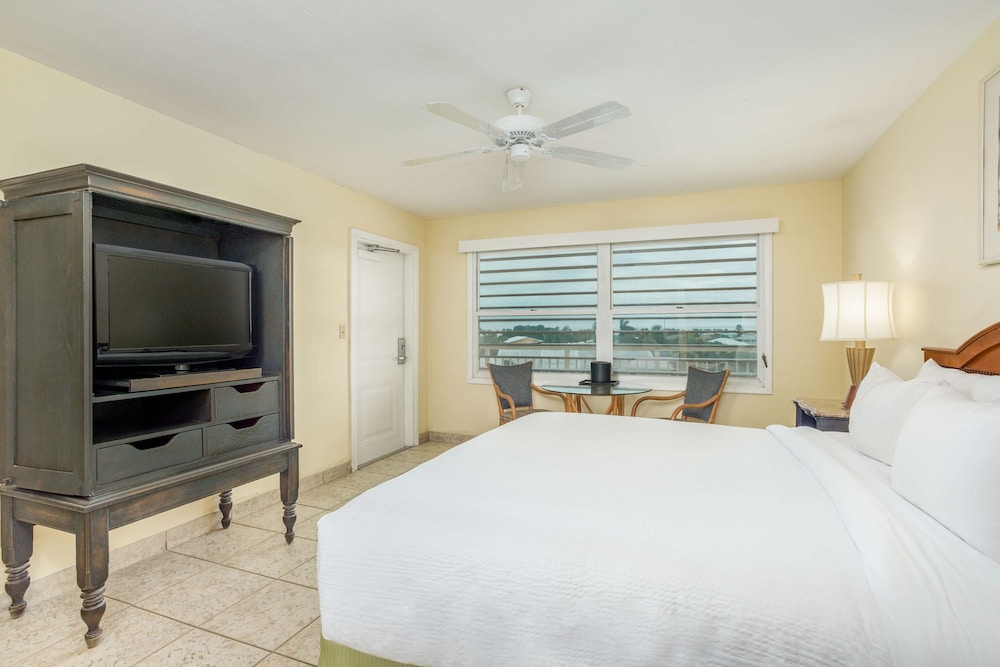Marina Del Mar Resort and Marina - photo 12