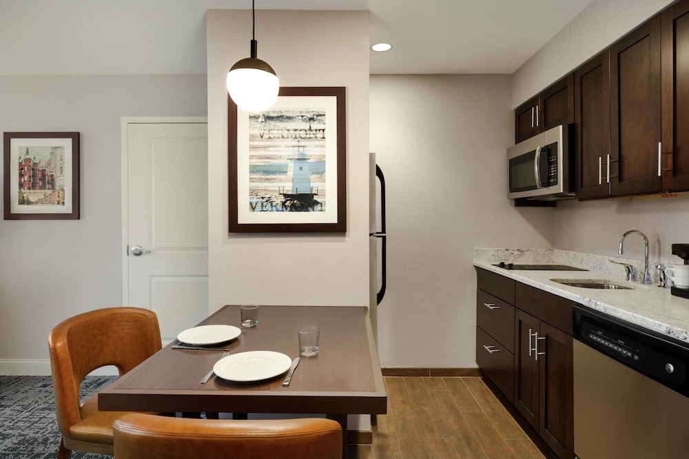 Homewood Suites by Hilton Burlington - photo 12