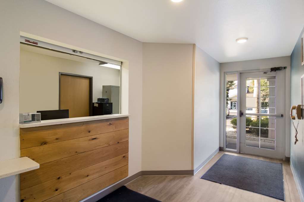 WoodSpring Suites Jacksonville East 295 Cruise Port - photo 3