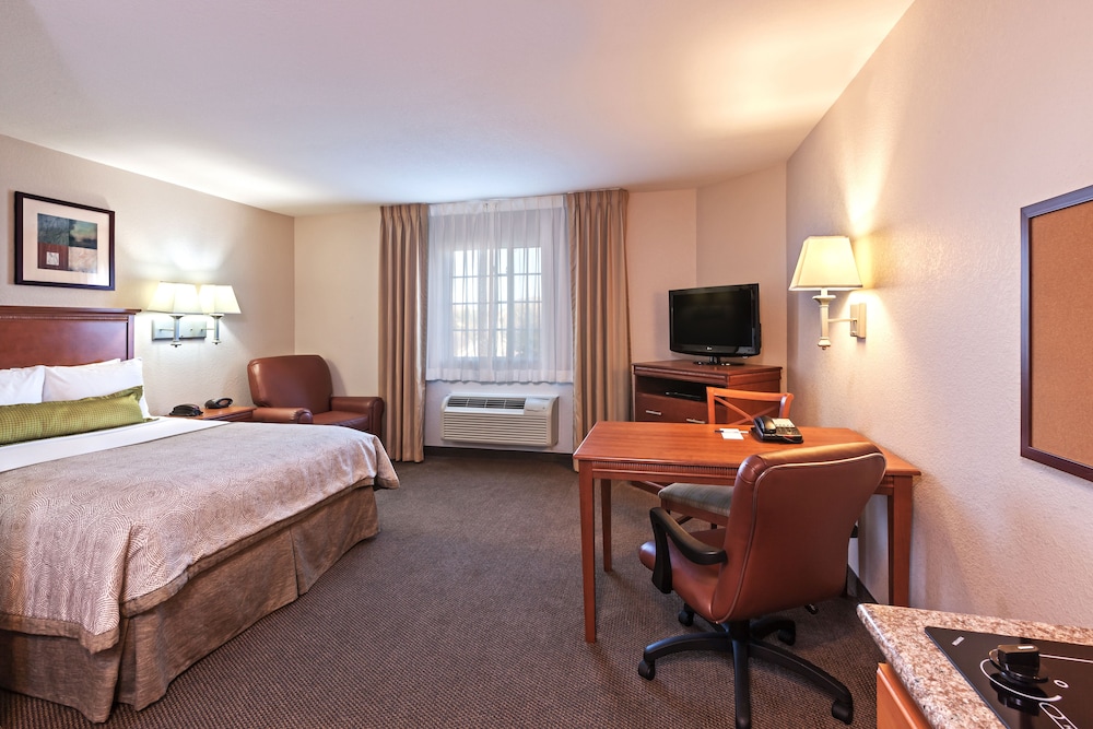 Candlewood Suites Pearland by IHG - photo 7
