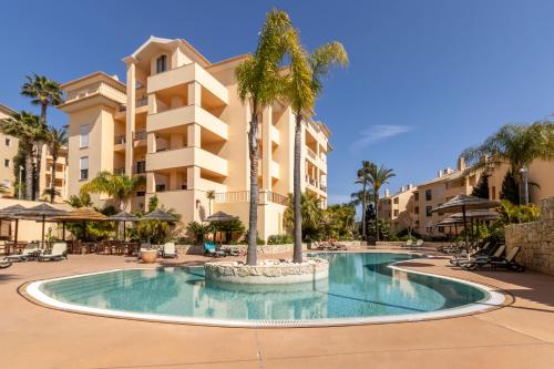 Estrela da Praia da Luz 2 Bedroom Sea View Apartment — 4-Star Luxury Hotel in Luz, Portugal
