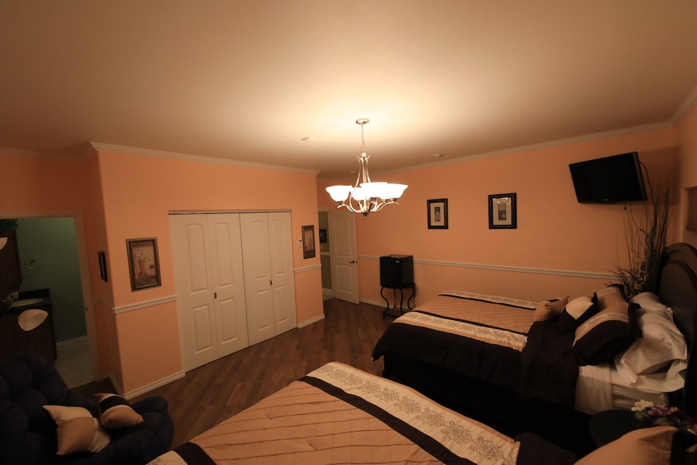 Aurora Pioneer Manor - photo 8