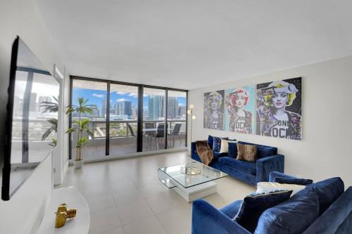 Iconic Miami Skyline & Water Views — 4-Star Luxury Hotel in Miami, United States