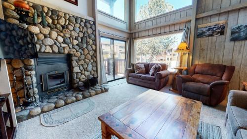 Summit 110 Apartment in Mammoth Lakes, United States