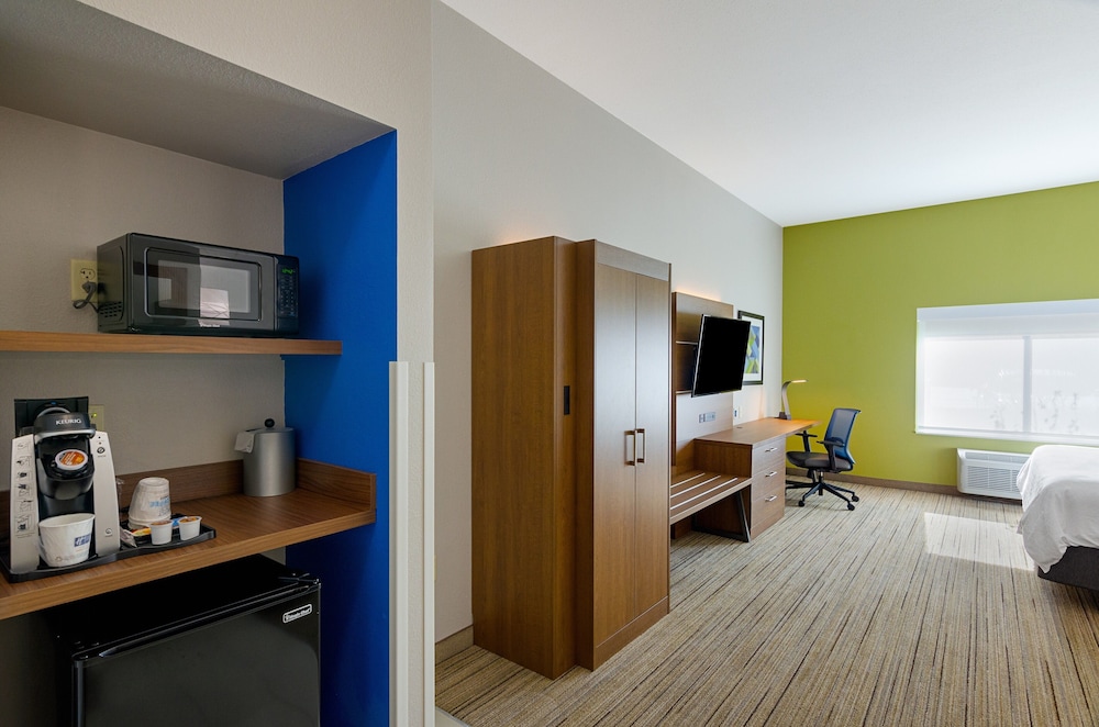 Holiday Inn Express Hotel & Suites Weston by IHG - photo 29