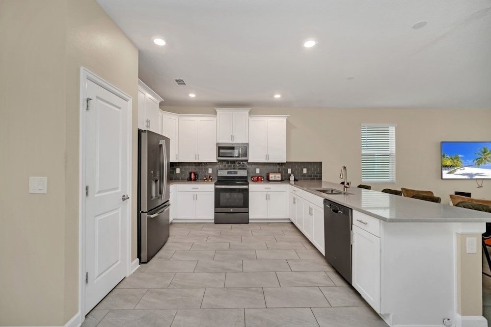 Ultimate 9 Champions Gate Resort Property With Spa 9 Bedroom Villa by RedAwning Kissimmee - photo 20