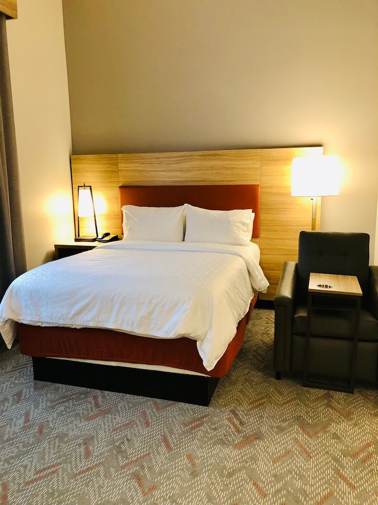 Candlewood Suites Mount Pleasant by IHG - photo 6