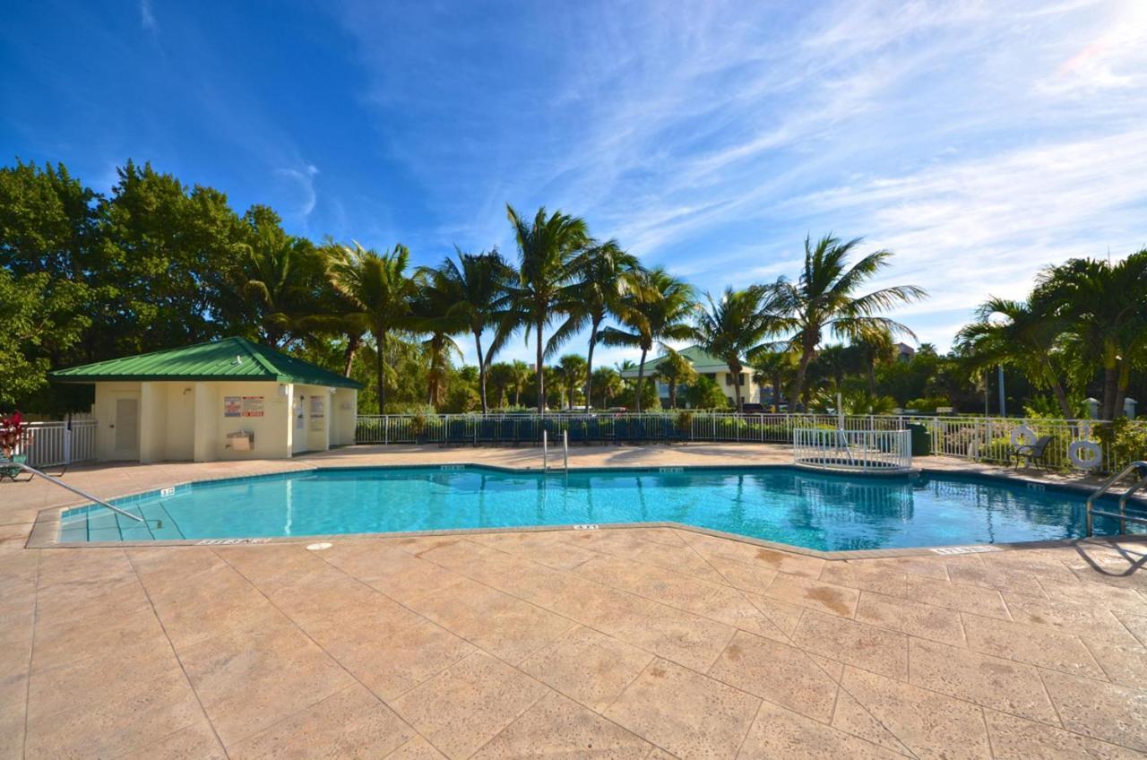 Sunrise Suites Big Kahuna Suite #202 — 4-Star Luxury Hotel in Key West, United States