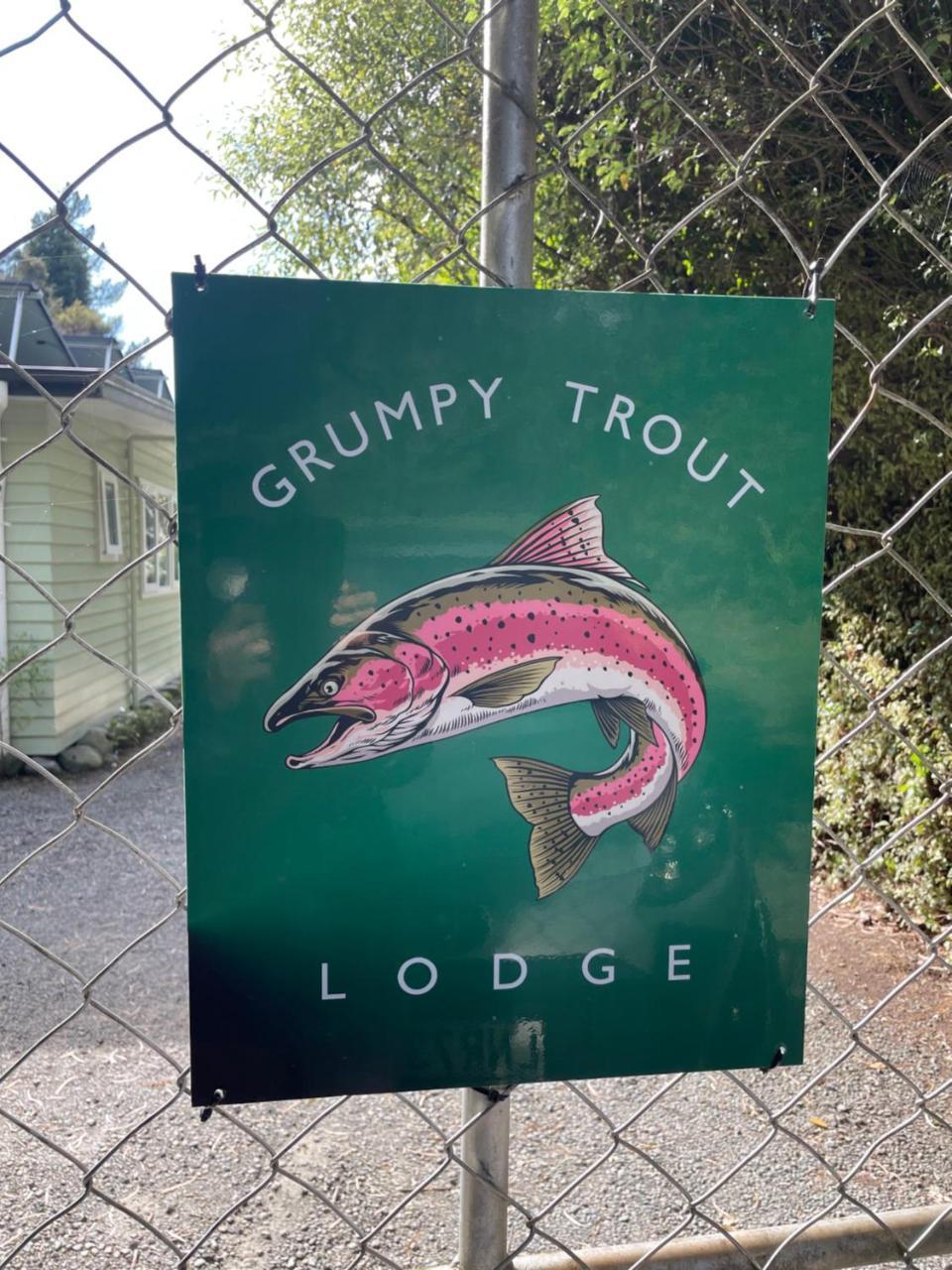 The Grumpy Trout Lodge #Outdoors on Our #Doorstep — 4-Star Luxury Hotel in Turangi, New Zealand