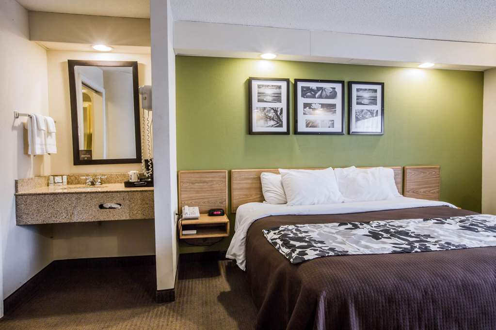 Rodeway Inn Austell Six Flags - photo 19